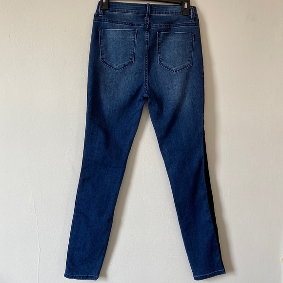 NWT. Romeo and Juliet Couture Blue Jeans Size S - Picture 3 of 4